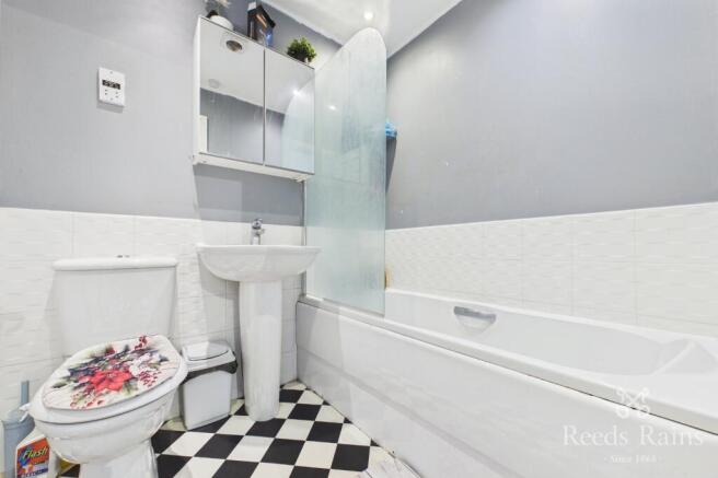 4 bed Terraced to rent Image 12