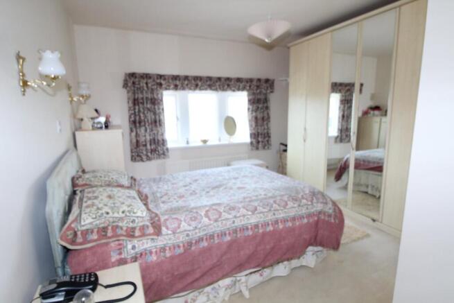 4 bed Detached for sale Image 12