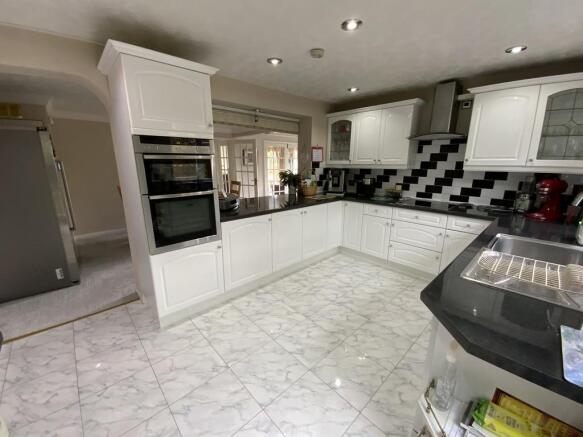Kitchen Towards T...