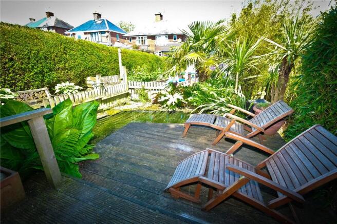 Seating / Decking