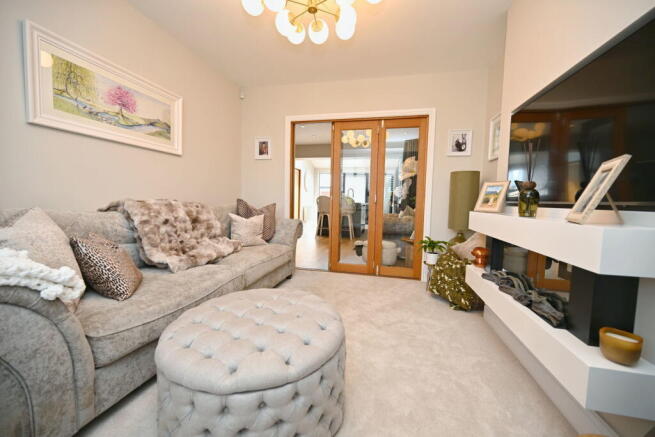 3 bed Semi-Detached for sale Image 9
