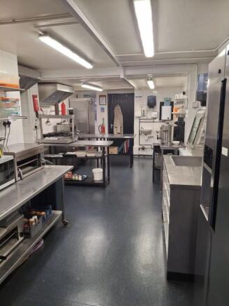 KITCHEN & PREPARATION ROOM