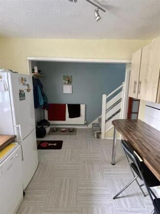 kitchen 2.jpg