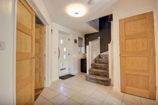 4 bed Detached for sale Image 12