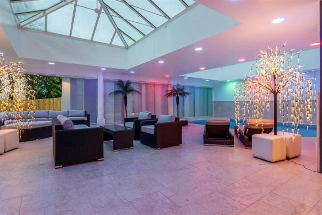 Leisure Area - Night