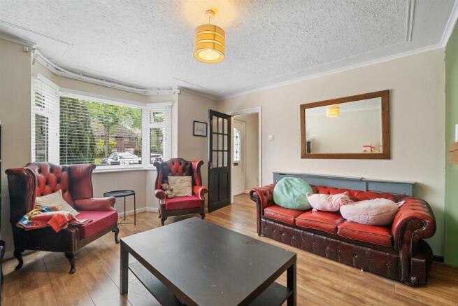 Living Room1.jpg