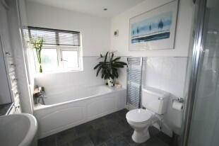 LUXURY BATHROOOM