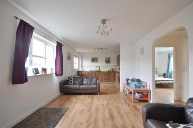 OPEN PLAN LIVING ROO