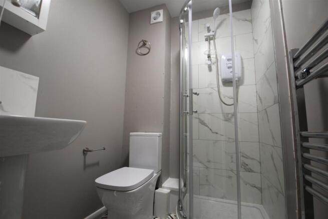 4 bed Flat to rent Image 9