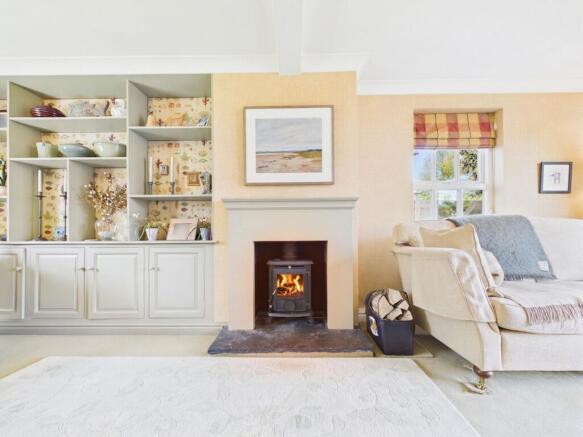 4 bed Detached for sale Image 10