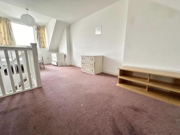 2 bed Apartment to rent Image 9