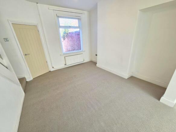 3 bed Terraced for sale Image 8