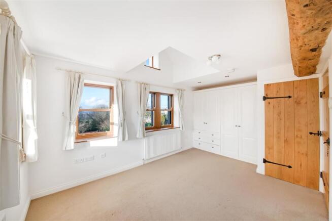 Bedroom 1.jpg