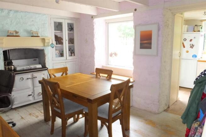 Dining Room 1.JPG