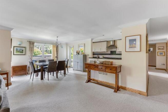 2 bed Apartment for sale Image 7