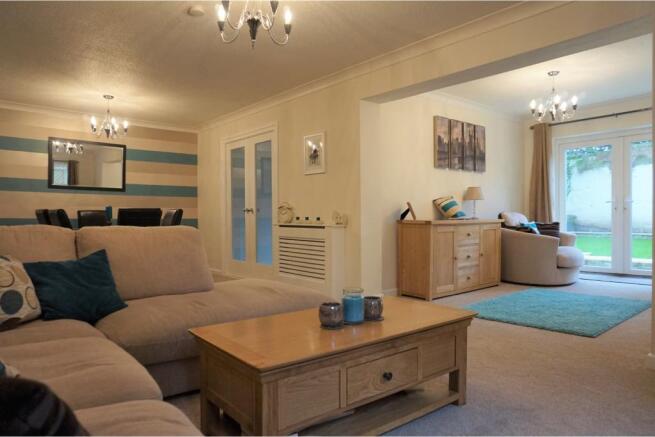 Lounge/Dining Room