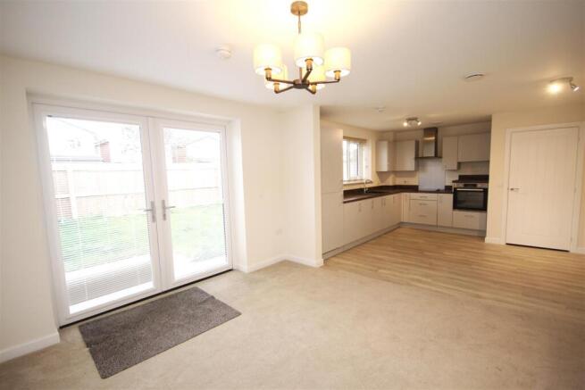 Earls Gardens, Burscough photo 3