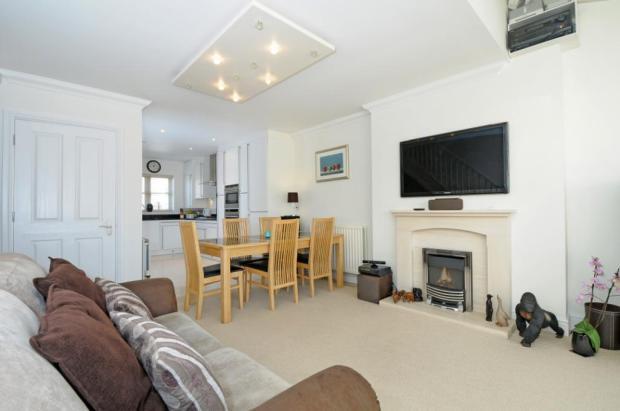 Sitting/Dining Room