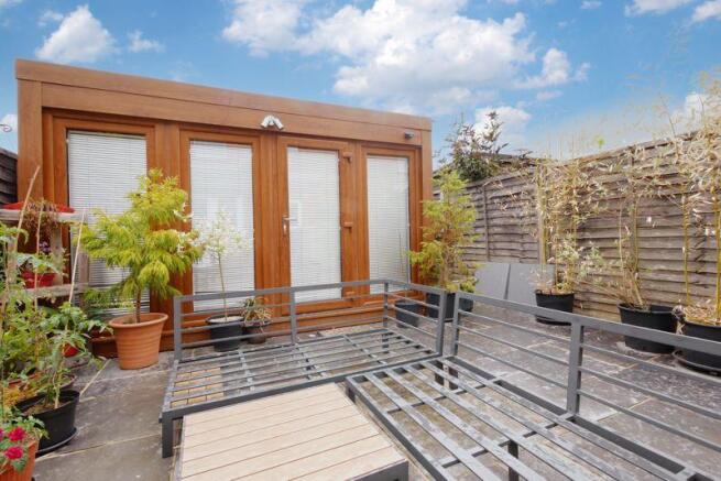 GARDEN STUDIO