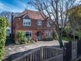 The Laurels, The Avenue, Grayshott, Hindhead GU26 6JS