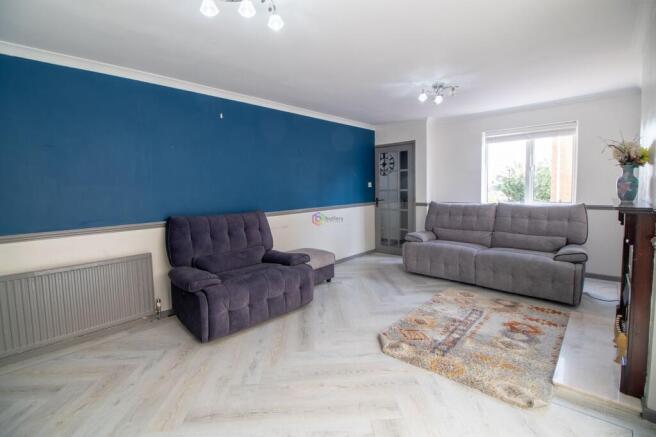 4 bed Detached to rent Image 6