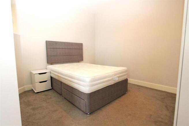 Studio to rent Image 4