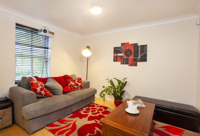 5 bed Detached to rent Image 6