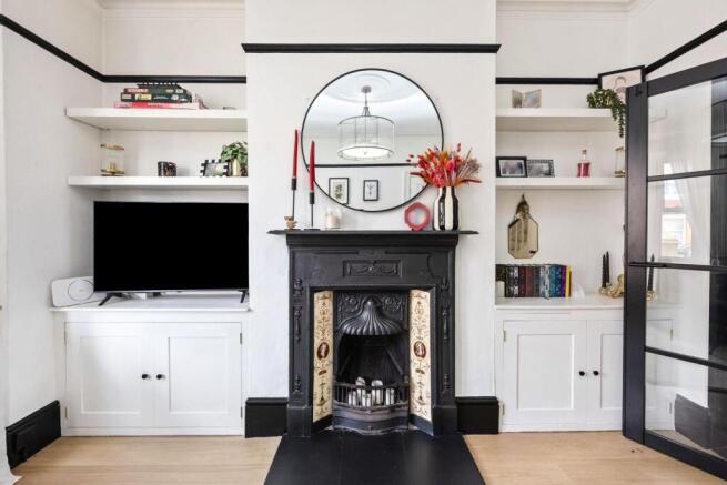 Shelley Road 27 EPC FIREPLACE.jpeg