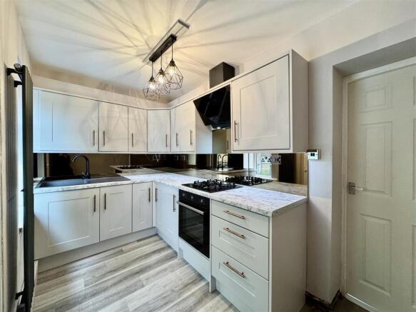 2 bed Semi-Detached for sale Image 7