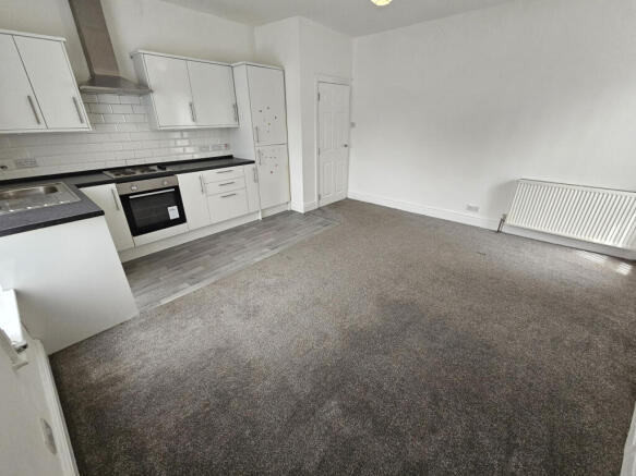 2 bed Terraced to rent Image 9