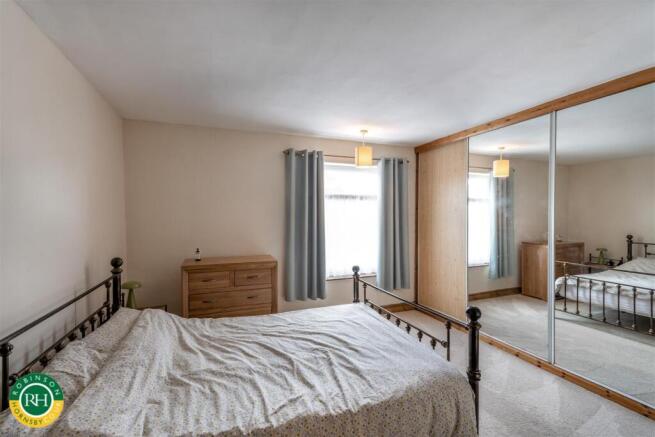 3 bed House for sale Image 9