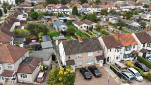 139, Straight Road, Romford RM3 7JJ