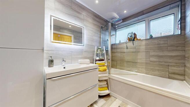 Severn Close Bathroom