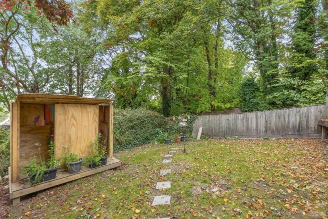 10 Rectory Avenue, HP13 6HW-11.jpg