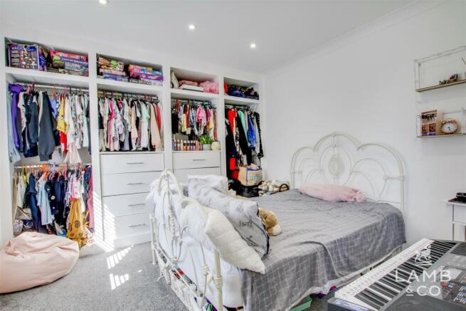 BEDROOM 2: