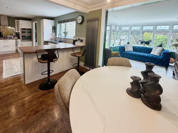 4 bed Detached for sale Image 8