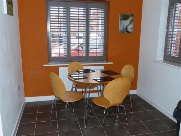 Kitchen/Dining...