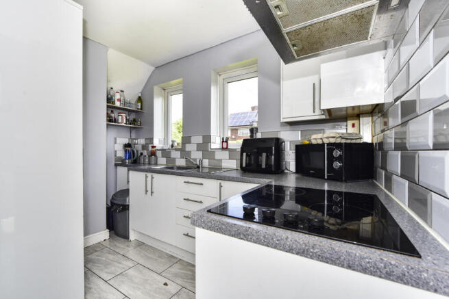 3 bed Semi-Detached for sale Image 8