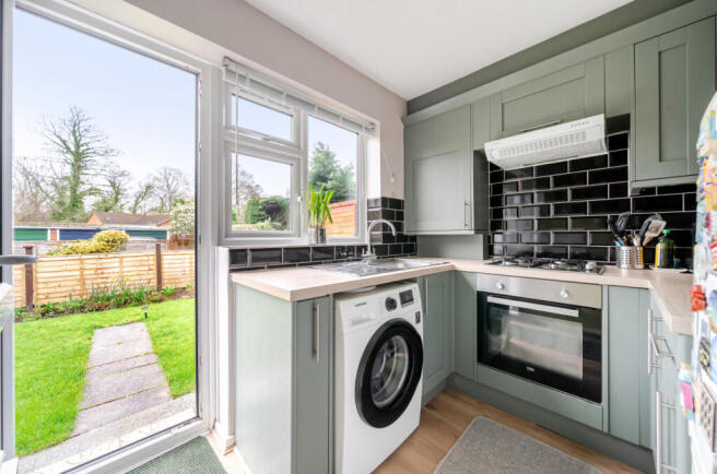 1415366-8-698f43f...