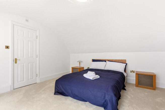 2 bed Maisonette for sale Image 8