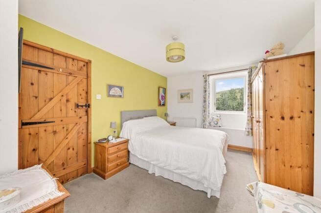 3 bed Terraced for sale Image 12