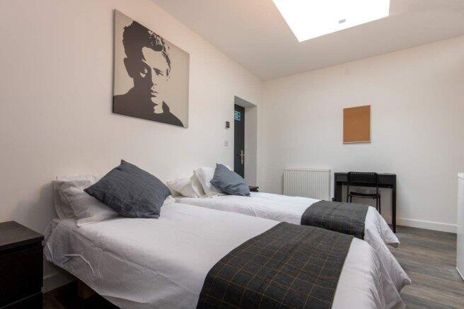 room-2-126-uxbridge-road-w12-8aa-994018