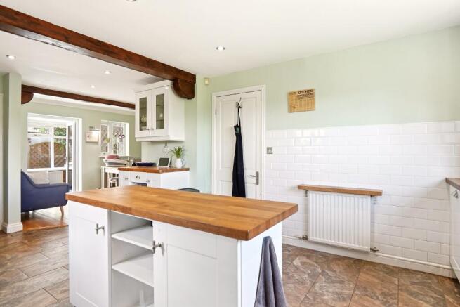 4 bed Detached for sale Image 7