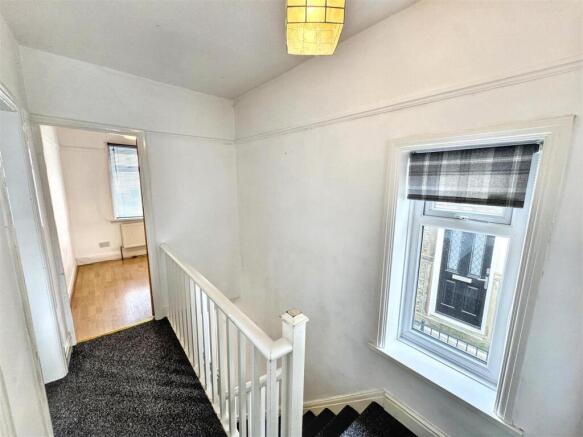 3 bed Semi-Detached for sale Image 7