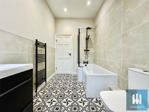 2 bed Terraced to rent Image 5