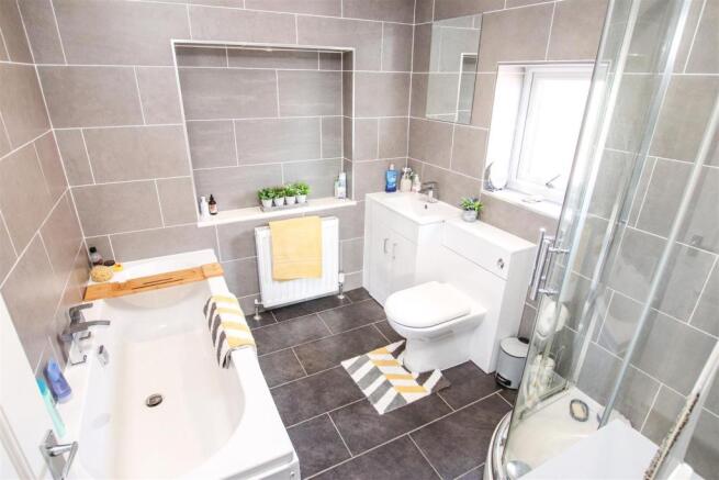 LUXURY FIRST FLOOR FAMILY BATHROOM