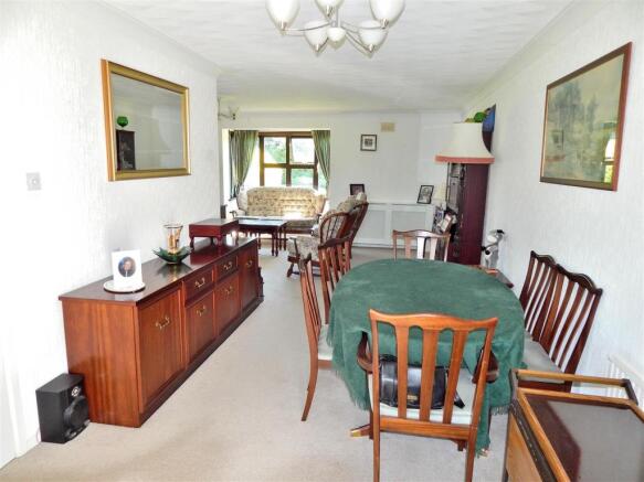 DINING AREA.JPG