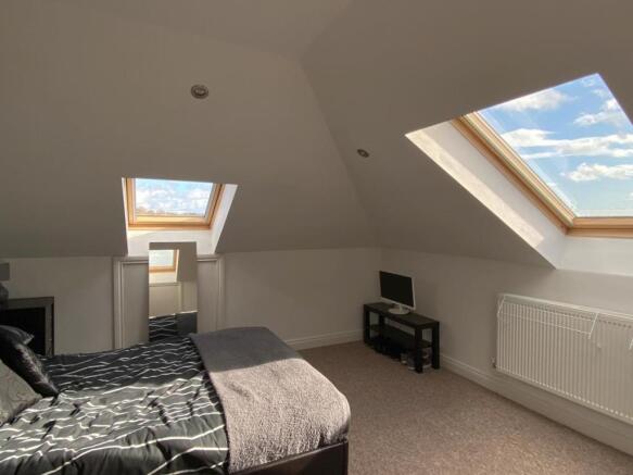 82 Wimmerfield bed1-2.jpg