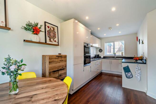 8584545-interior02-800.jpg
