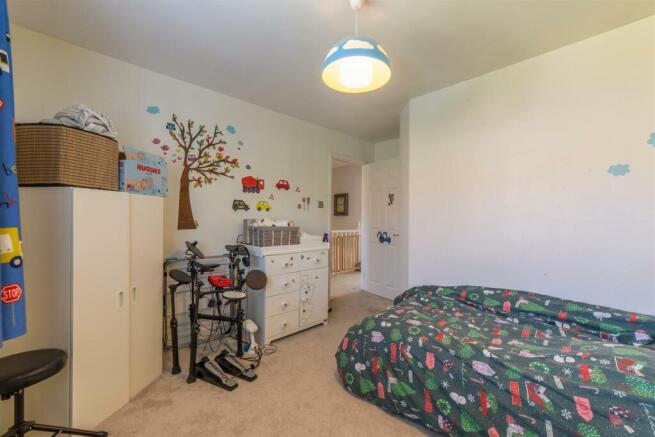 9 Juniper Crescent-6.jpg